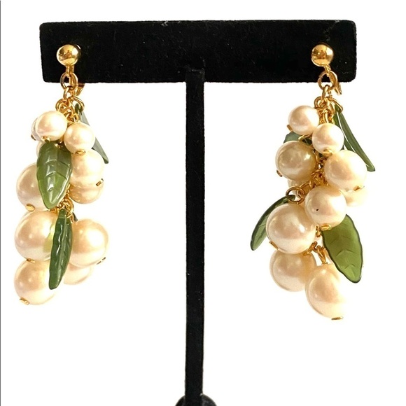 Faux Pearls Earrings Clip Ons Jewelry - Picture 1 of 9